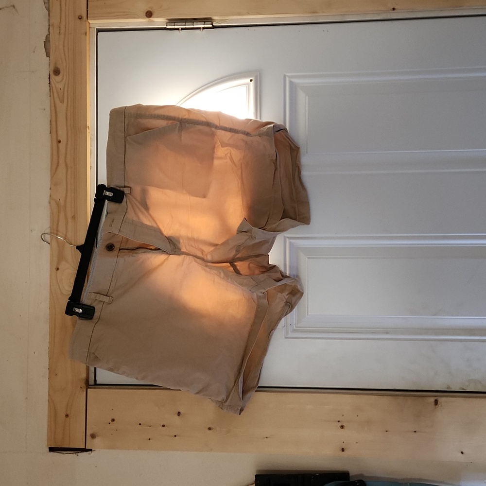 Khaki shorts 3 to 4 in inseam